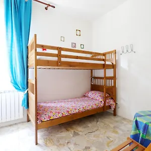 https://la-casa-di-irene.hotelitalianriviera.com